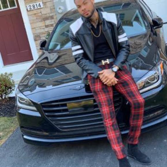 Meet your Posher, Chris - Picture 1 of 1